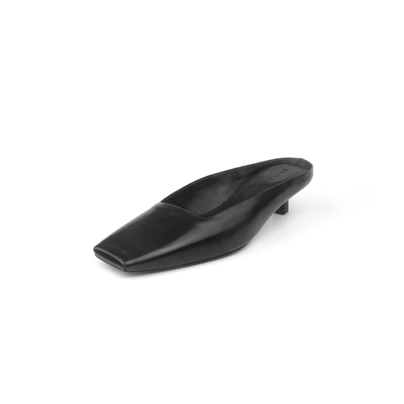 SIMPLE PEEP-TOE SLIP-ON SANDALS