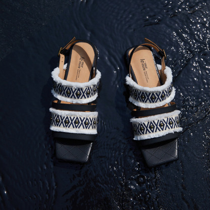 Roman checkered sandals