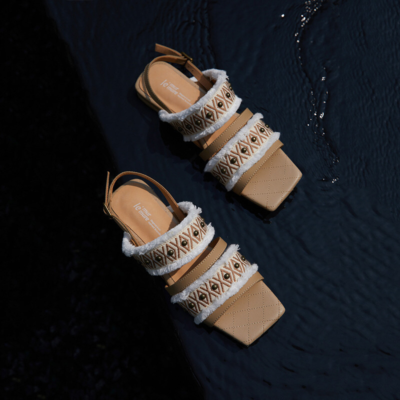 Roman checkered sandals