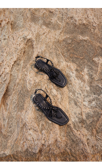 Folk-style tassel sandals