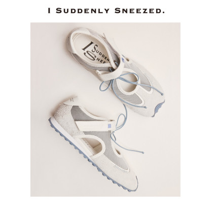 Lightweight Detailed Hollow-out Sports Shoes
