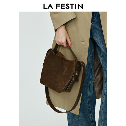 Ticket Fortune Bucket Bag