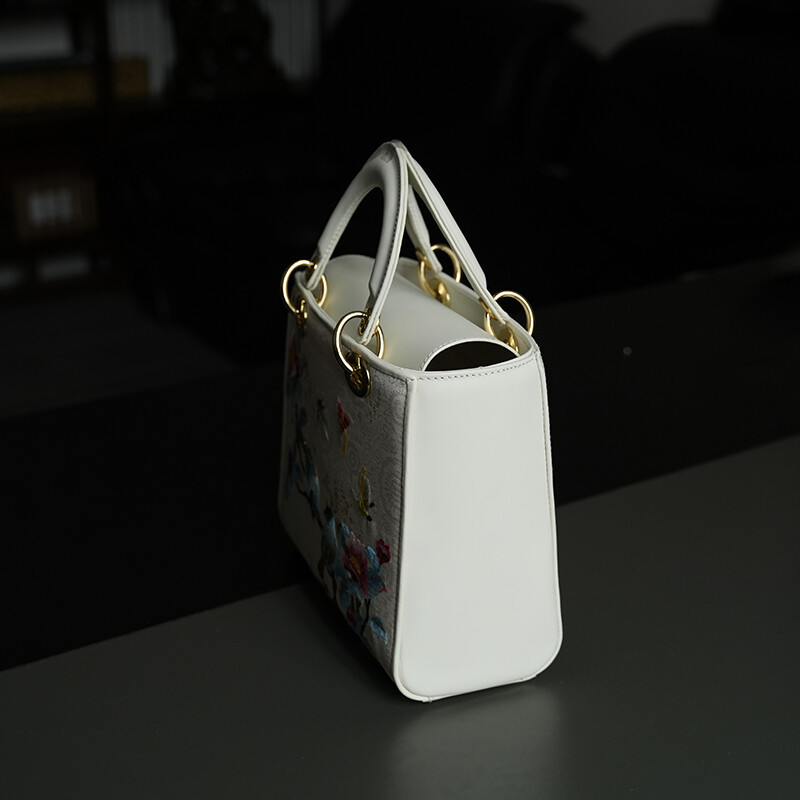 Su Embroidery Bag
