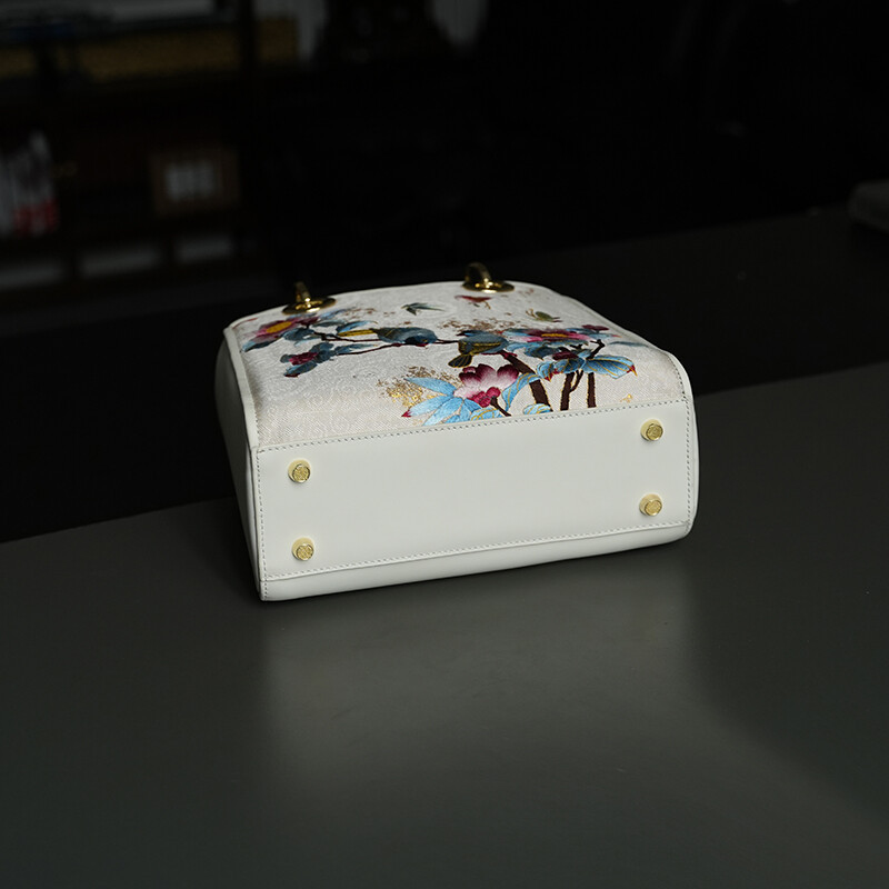 Su Embroidery Bag