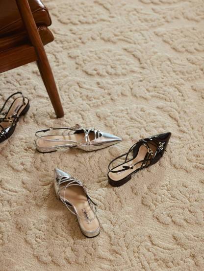 SIA Flat Sandals