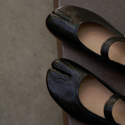 Brigid Mary Jane split-toe shoes