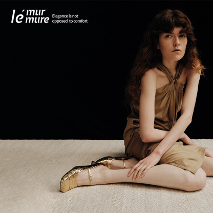 Golden square-toe slippers