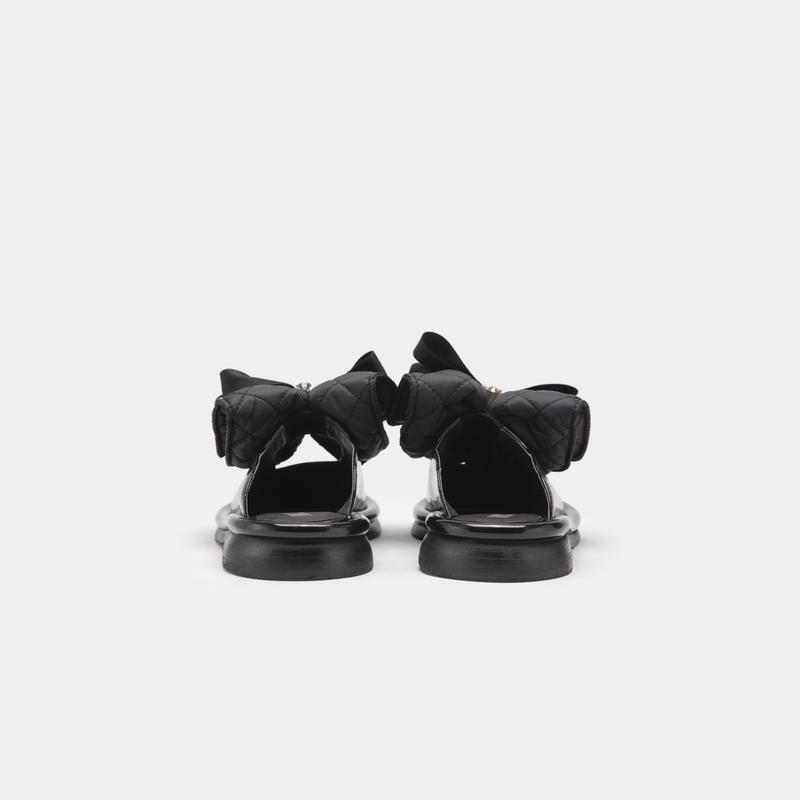 Korean-style sweet sandals