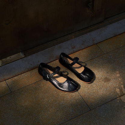 Brigid Mary Jane split-toe shoes