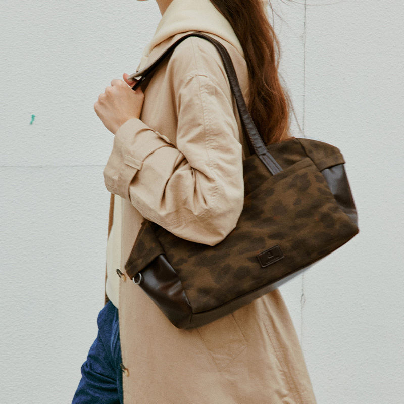 Travel Series Totebag 