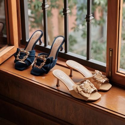 Pietra Heels