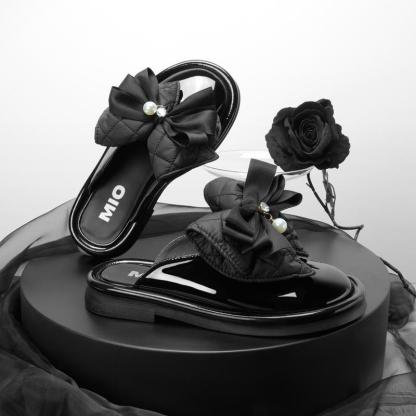 Korean-style sweet sandals