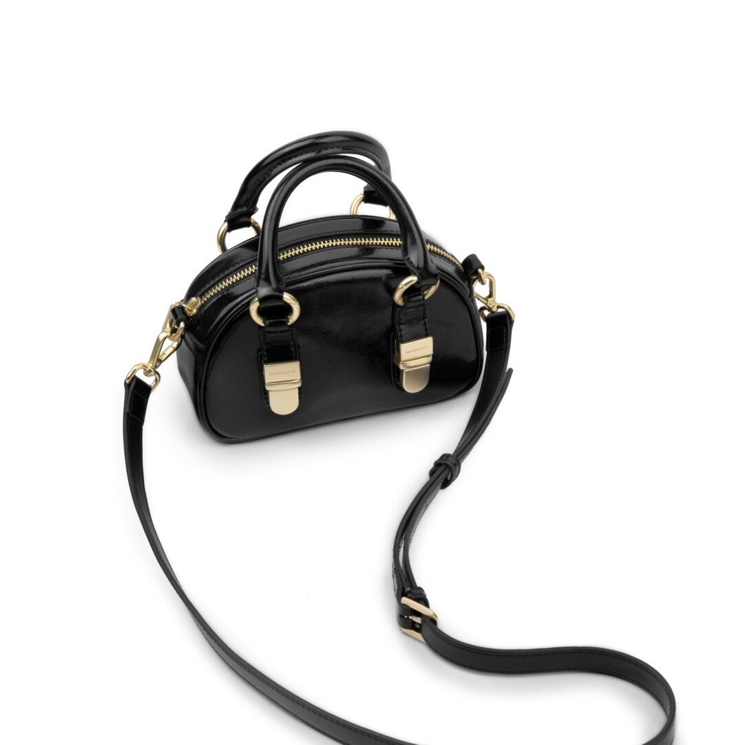 Retro Black Handbag