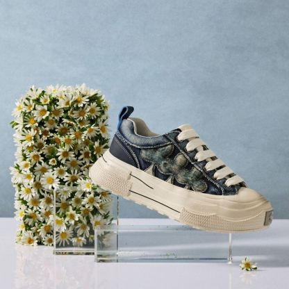Ensemble denim canvas shoes