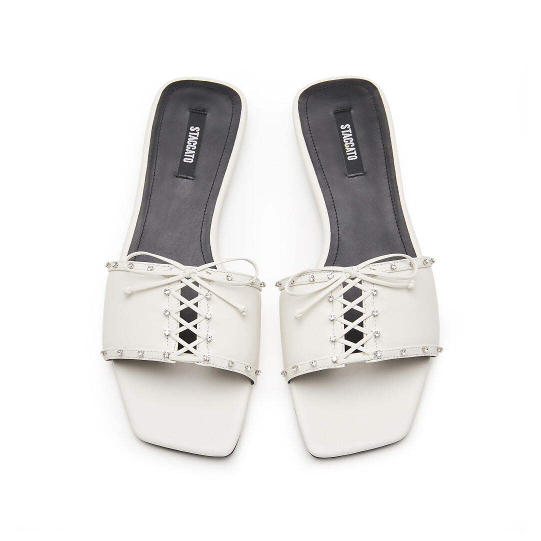 Diva Flat Sandals