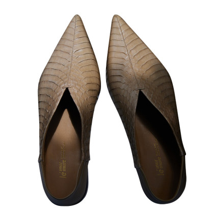 Snake-skin pattern flat shoes