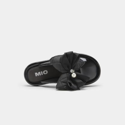 Korean-style sweet sandals