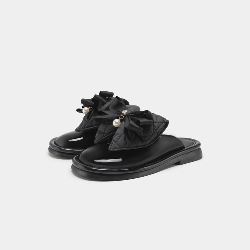 Korean-style sweet sandals