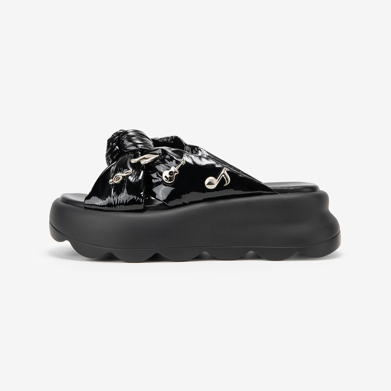 Casual slide sandals