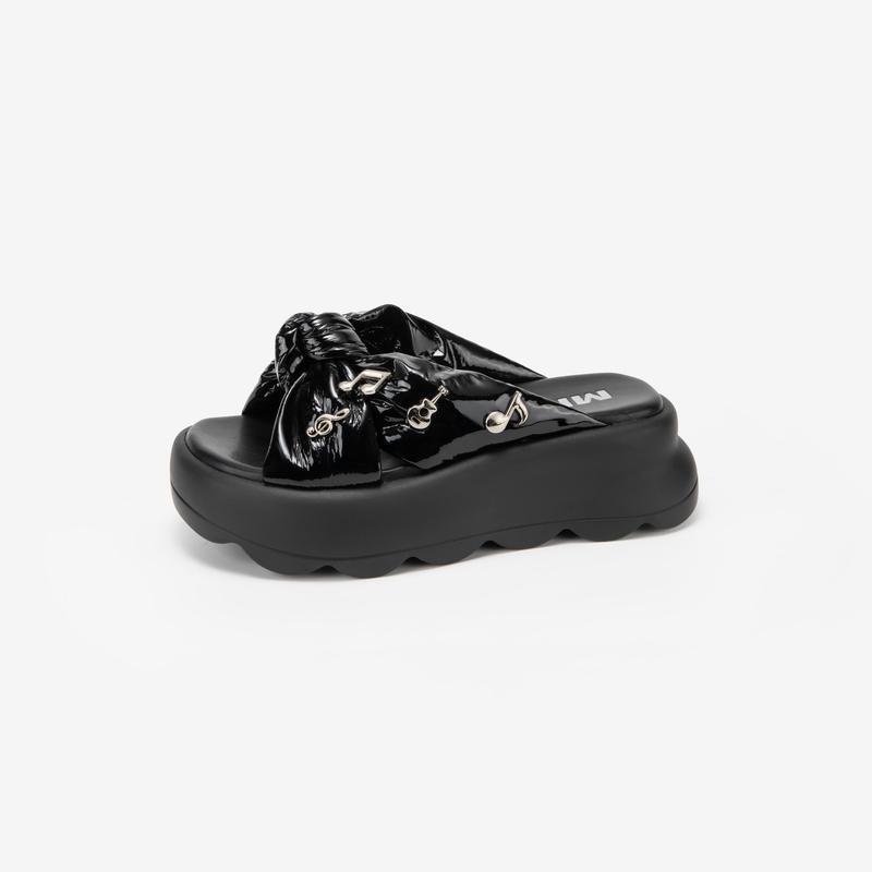 Casual slide sandals