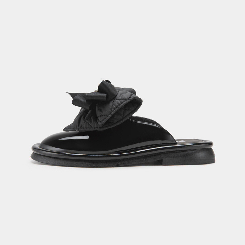 Korean-style sweet sandals