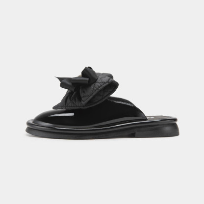 Korean-style sweet sandals