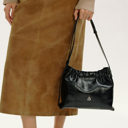 Pleated Leather Totebag 