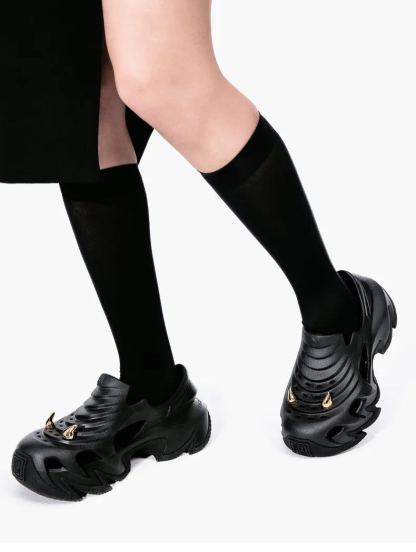 Dragon spike shoes