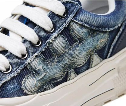Ensemble denim canvas shoes