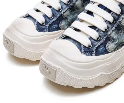 Ensemble denim canvas shoes