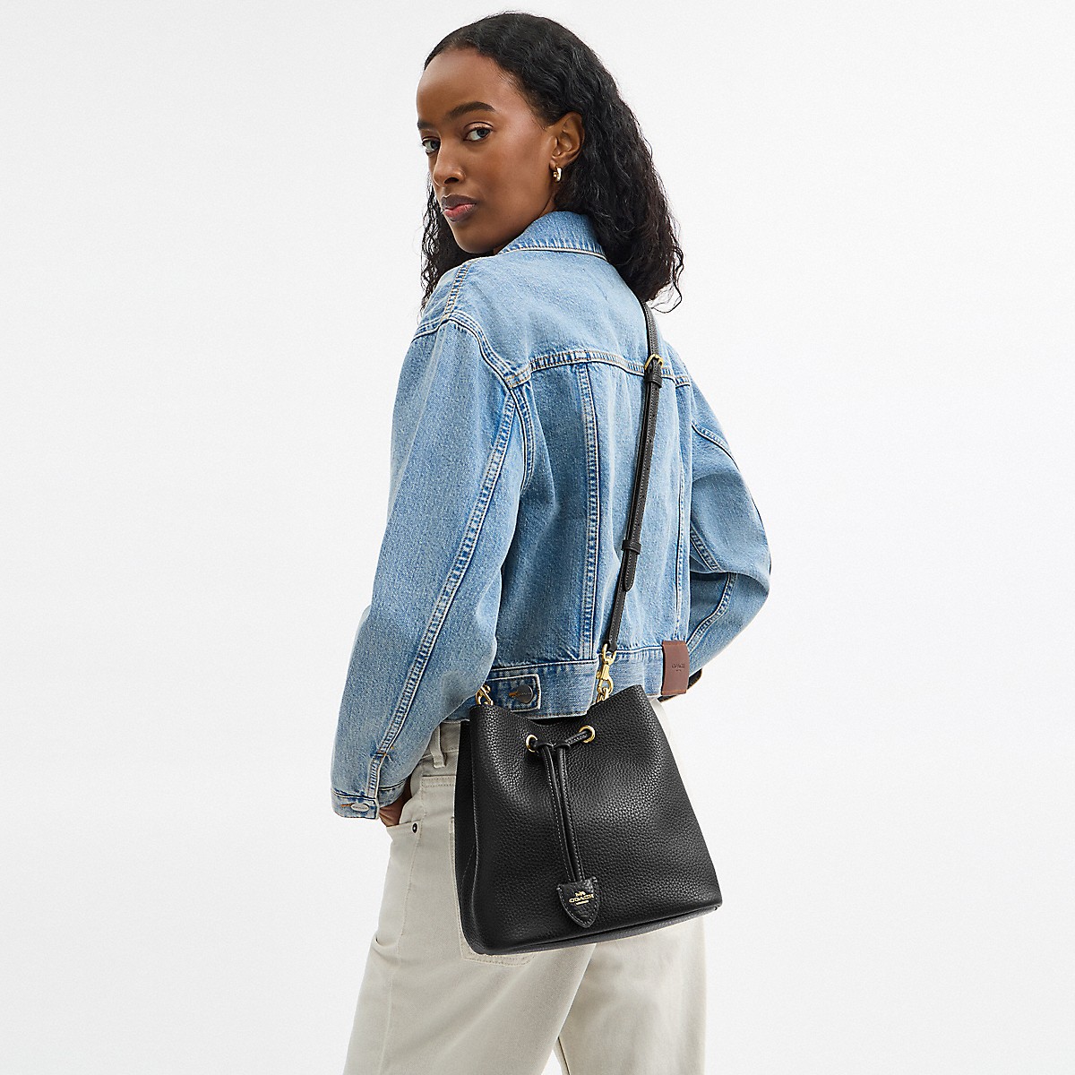 [U] COACH ROWAN BUCKET BAG, GOLD/BLACK, CBH06-IMBLK (UC17)
