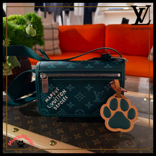 【肉球チャームが可愛い♪】Louis Vuitton ショルダーバッグ