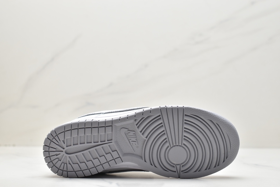 【新作発売】♪超入手困難Louis Vuitton x Nike Air Force1 ナイキ ルイ ヴィトン ジョイント シューズ ホワイトグレー