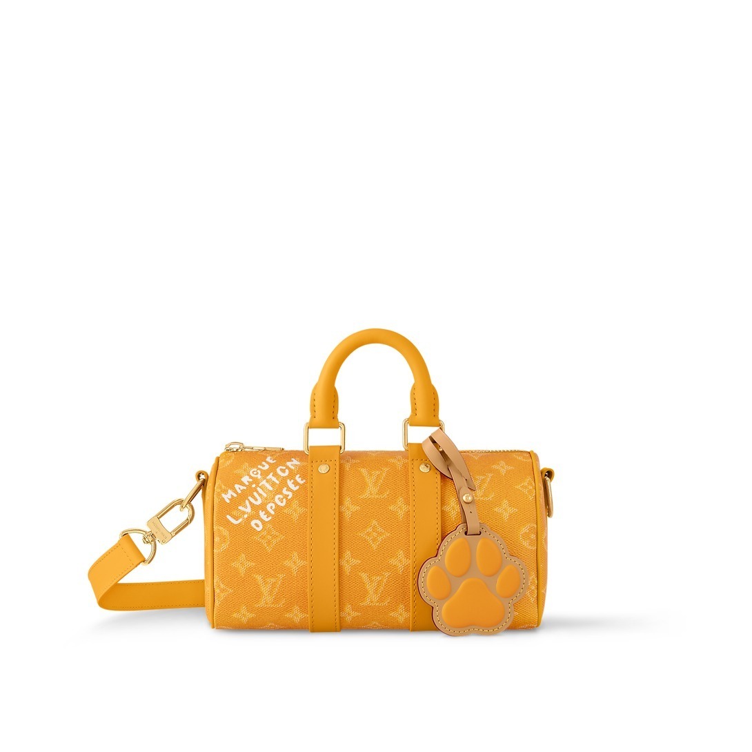 【肉球チャームがポイント♪】LV キーポル・バンドリエール 25