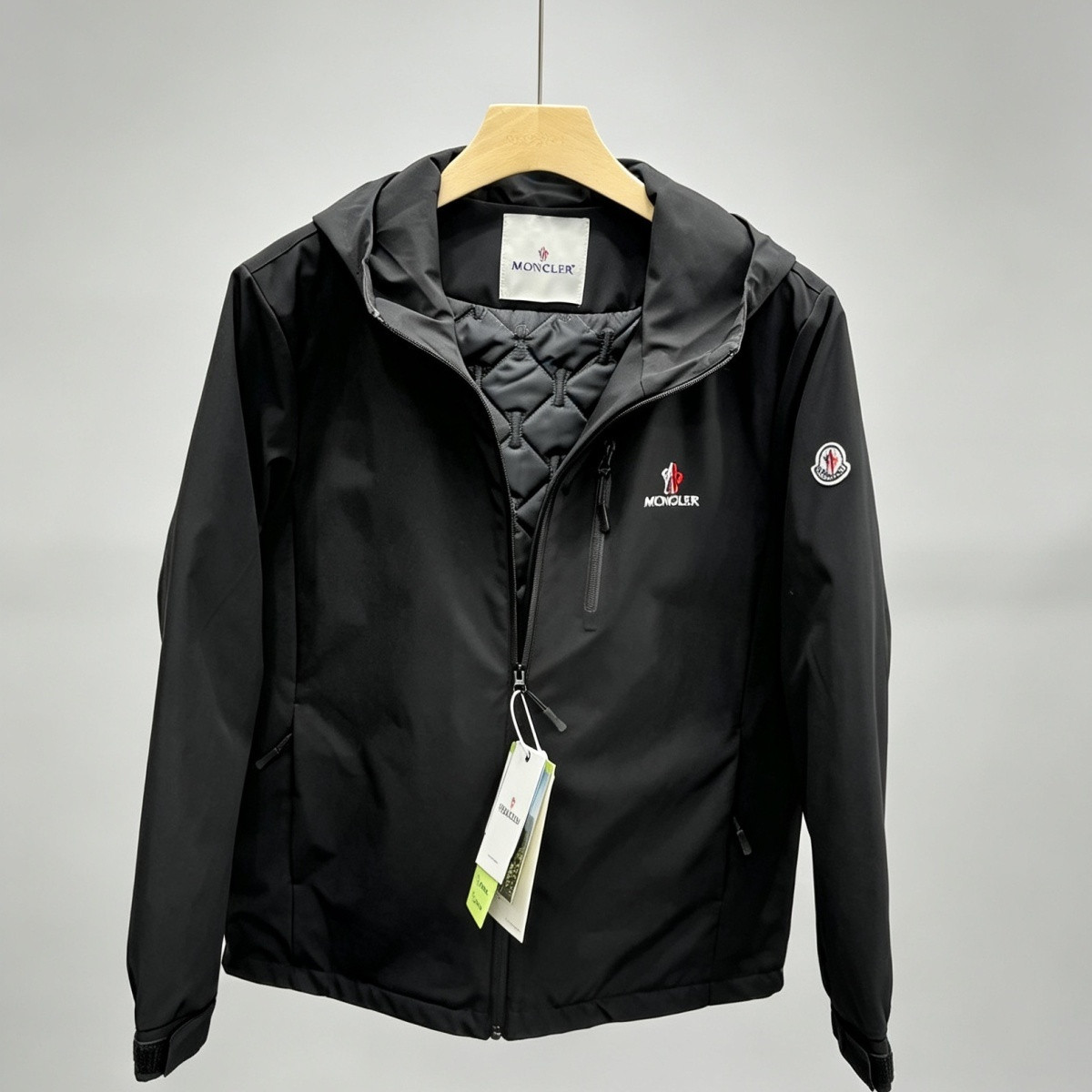 MONCLER モンクレール フード付き 中綿ライナージャケット ロゴ刺繍 メンズ アウター 撥水加工 秋冬