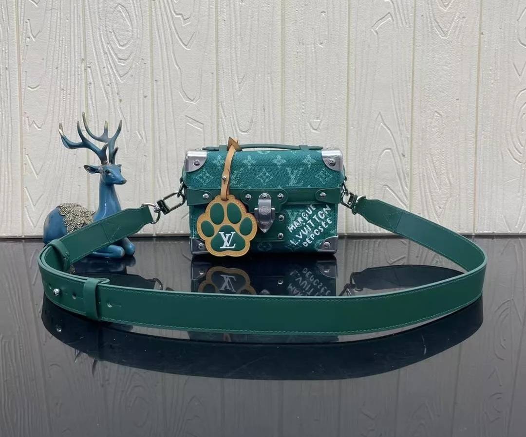 【平野紫耀愛用 /肉球チャーム】Louis Vuitton トランクバッグ