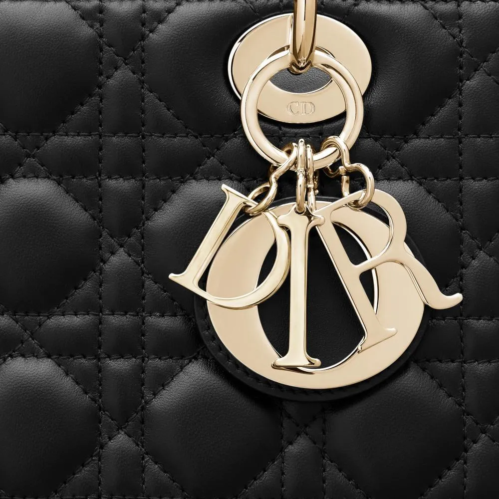 ⚡絶好の機会をお見逃しなく！雑誌掲載！【DIOR】 LADY DIOR ミディアムバッグ