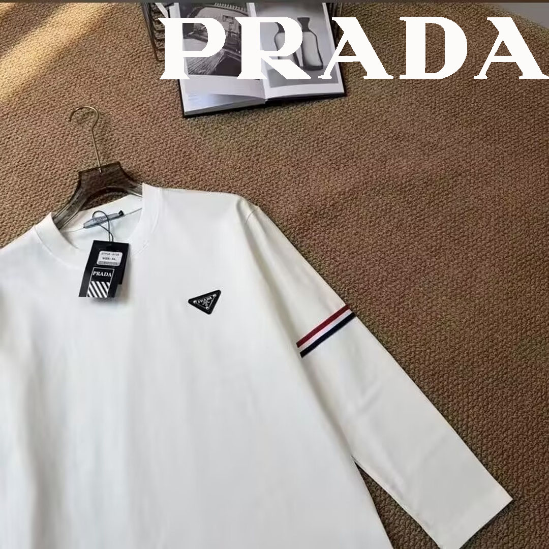 PRADA トライアングルロゴ スウェット     ブラック