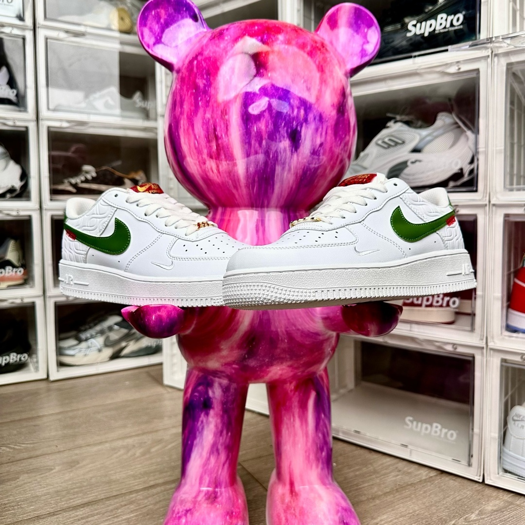 ナイキ エアフォース1 07 NIKE AIR FORCE 1 ’07 "YEAR OF THE SNAKE" SAIL/JADE HORIZON-LIGHT BONE HV5979-130