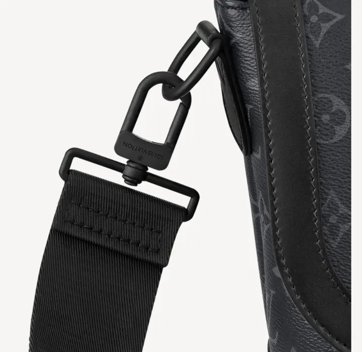 NEW IN◆ LV ショルダー メッセンジャー バッグ モノグラム 黒 M45911