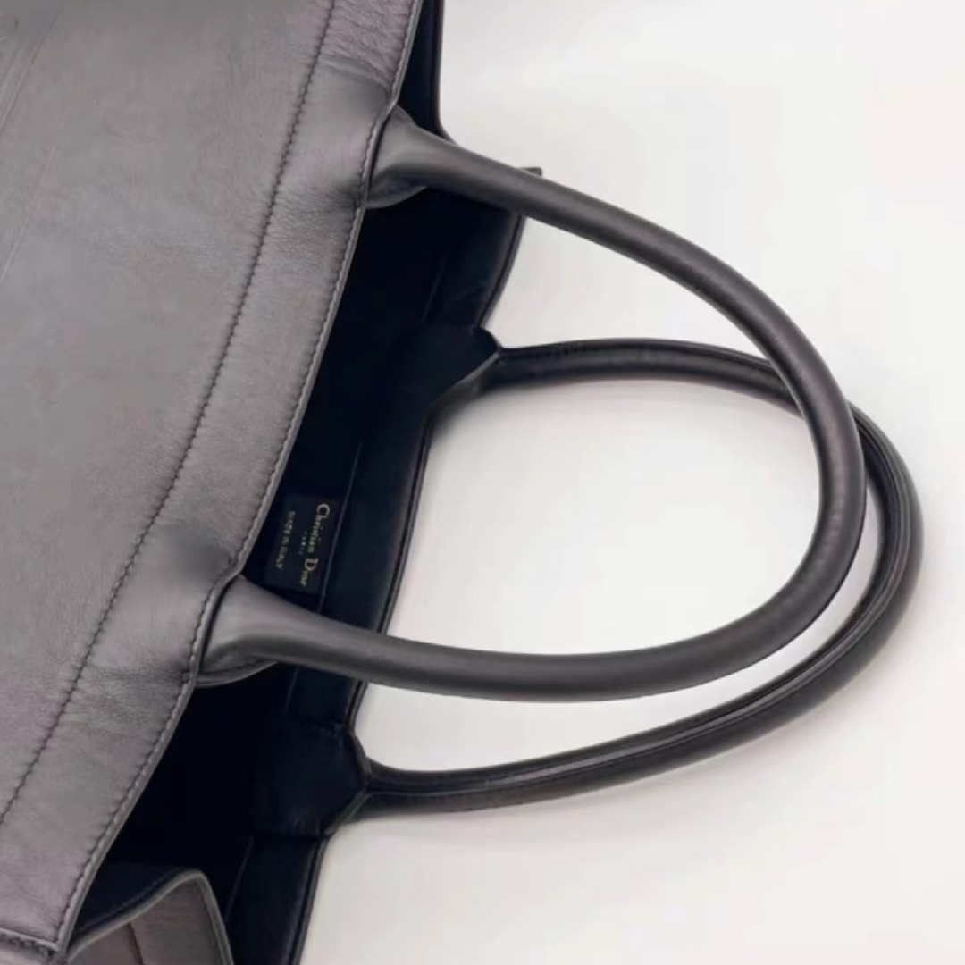 【DIOR直営】セール価格！BOOK TOTE レザー ミディアム