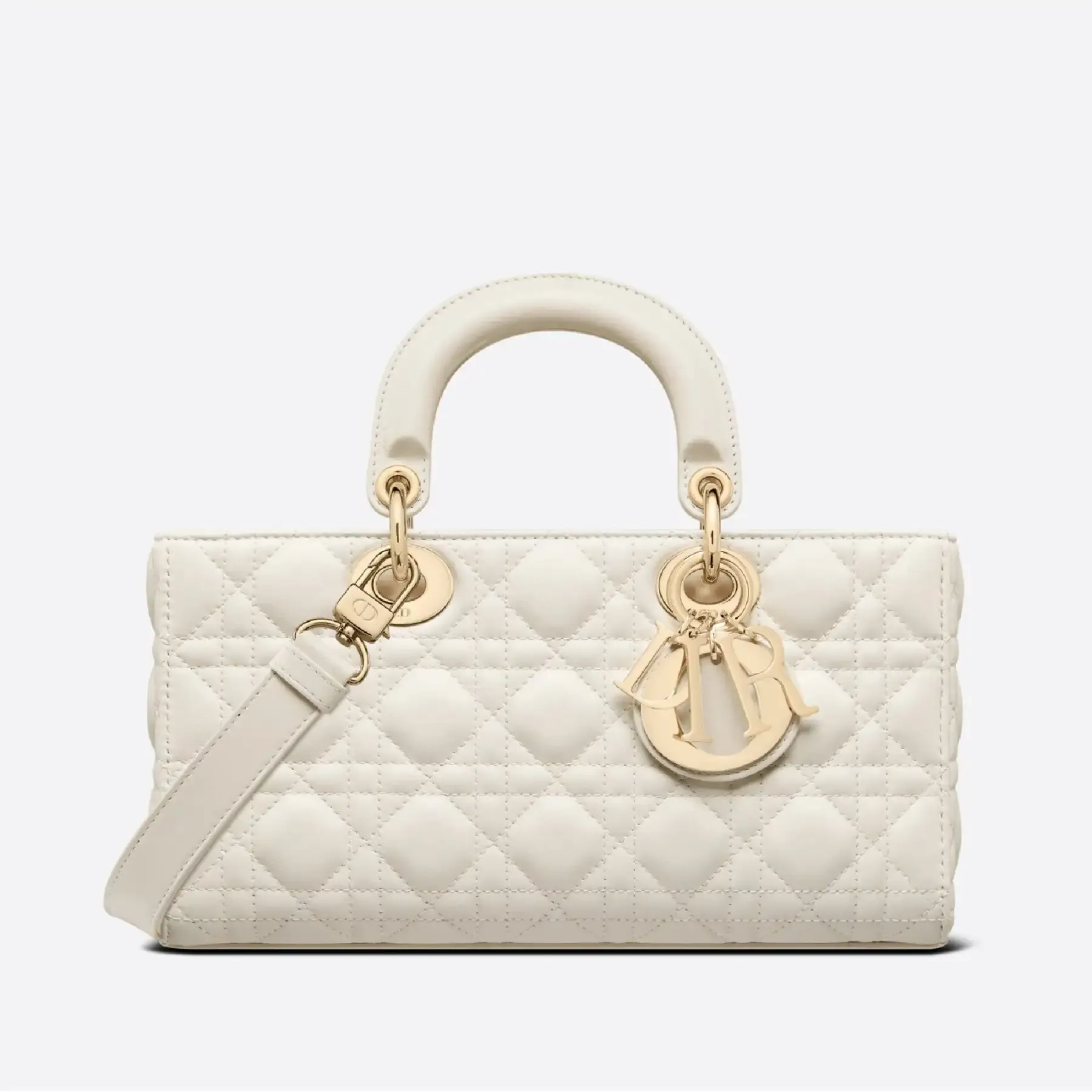 【DIOR】雑誌掲載！泉 里香さん愛用！夏感あふれる新作バッグが登場！