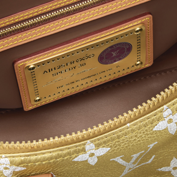 Louis Vuitton《SpeedyP9 バンドリエール30》Gold Monogram 直営