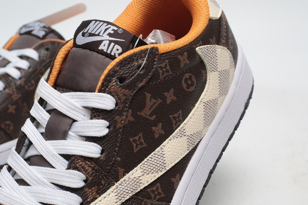 【日本未入荷】Louis Vuitton x Travis Scott x Nike Air Jordan 1 Low OG SP"Damier Azur/LV Monogram"【正規品】[代金引換]