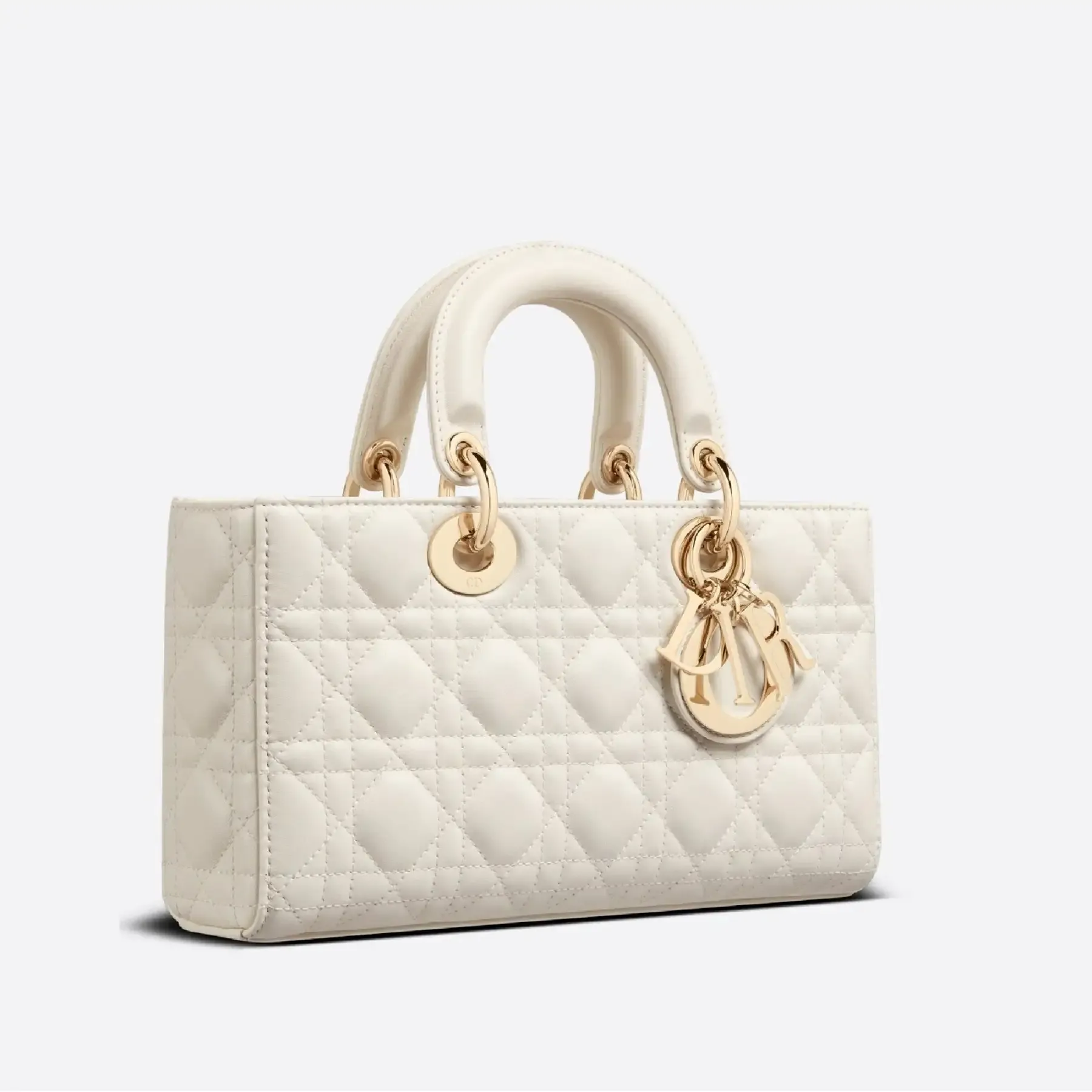 【DIOR】雑誌掲載！泉 里香さん愛用！夏感あふれる新作バッグが登場！