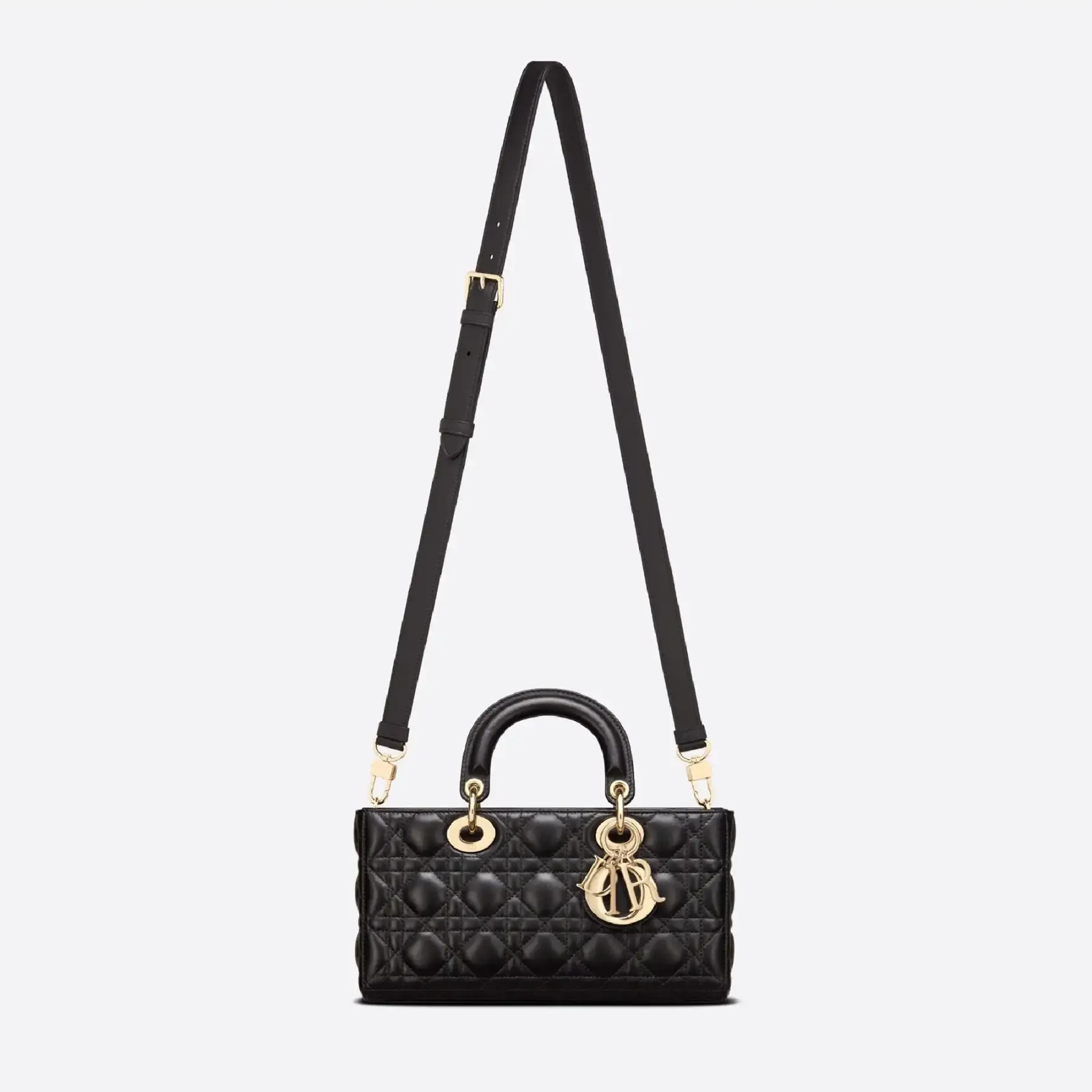 【DIOR】雑誌掲載！泉 里香さん愛用！夏感あふれる新作バッグが登場！