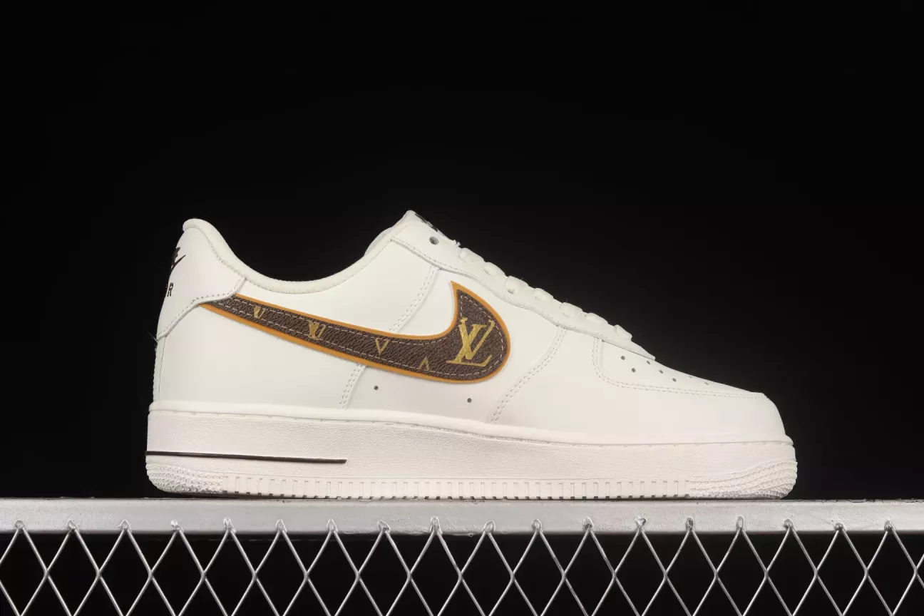 【新商品発売】【今年の新商品】LOUIS VUITTON X NIKE AIR FORCE 1 07 LOW RICE WHITE SHOES SNEAKERS【本物保証】【代金引換】