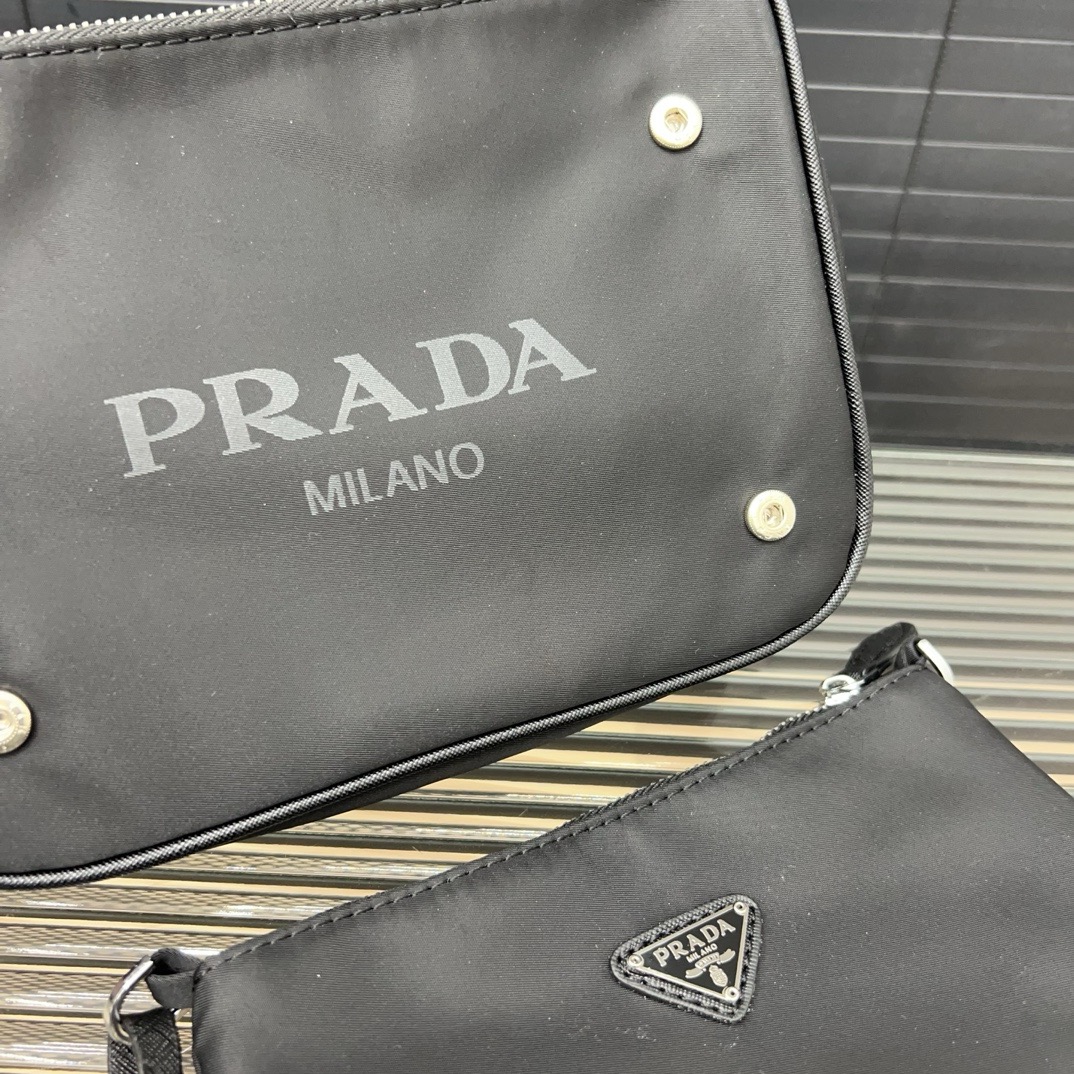 Prada ショルダーバッグ 3点セット ユニセックス