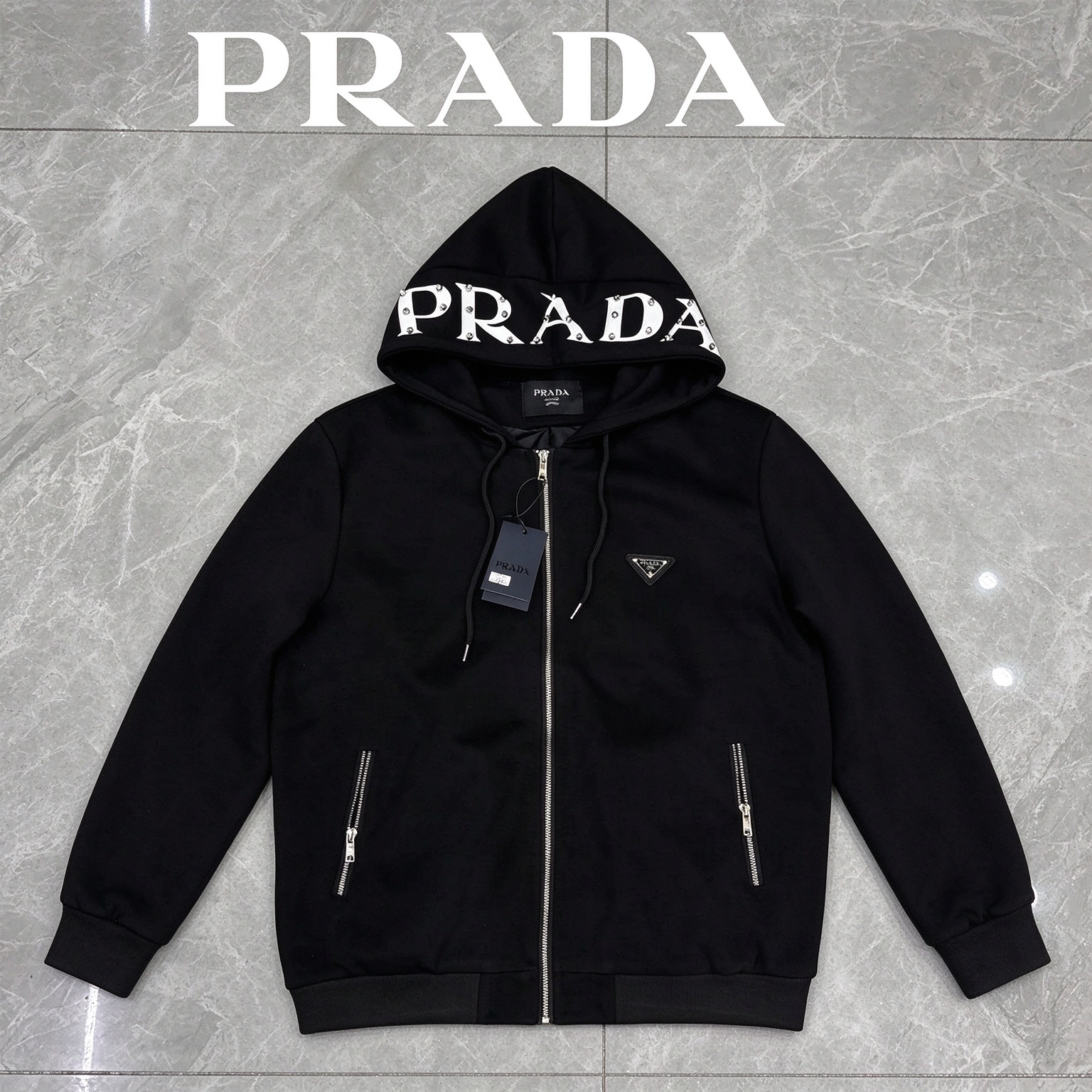 【PRADA】2026 新作 リベット装飾 パーカージャケット フード付き 万能コーデアウター