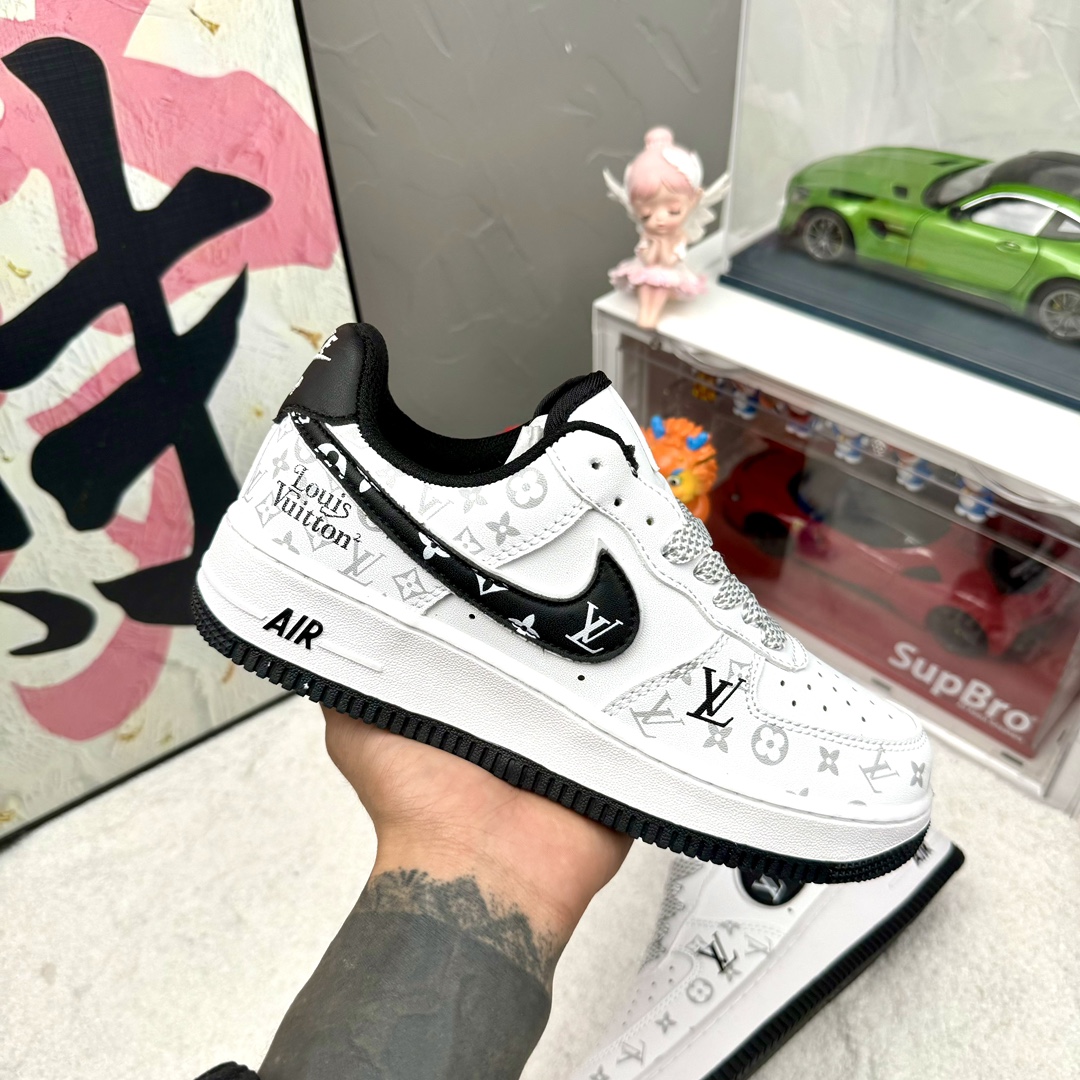 Louis Vuitton x Travis Scott x Nike Air Jordan 1 Low OG SP LV Monogram AJ1